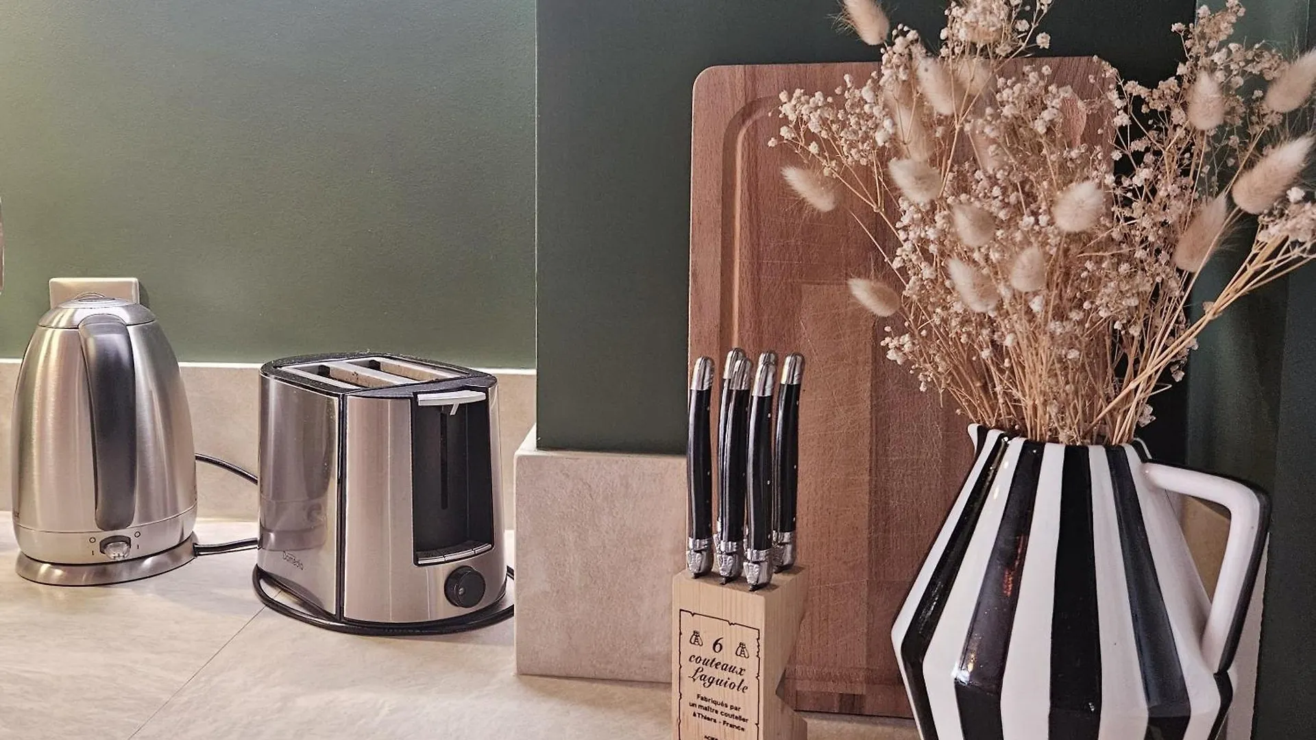 Chic By Capucine - Grands Magasins Apartment